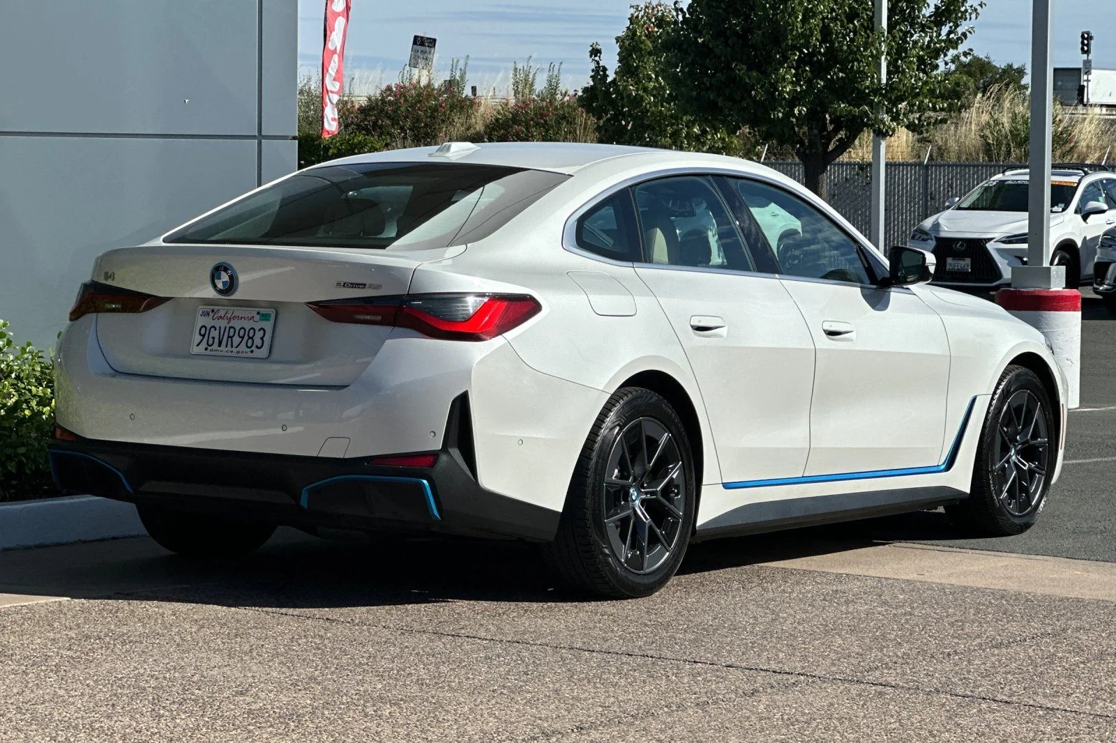 Used 2023 White Metallic BMW eDrive35 image 4