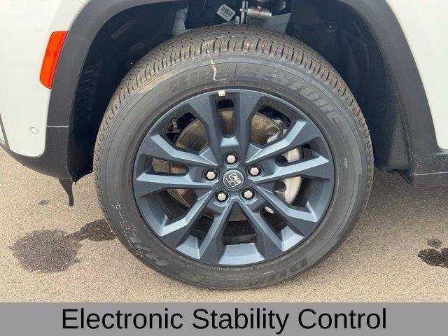 New 2026 Bright White Clear-Coat Exterior Paint Jeep 85th Anniversary Edition image 36