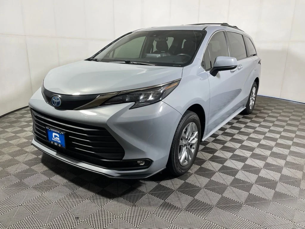 Used 2022 Gray Toyota Woodland Edition image 4