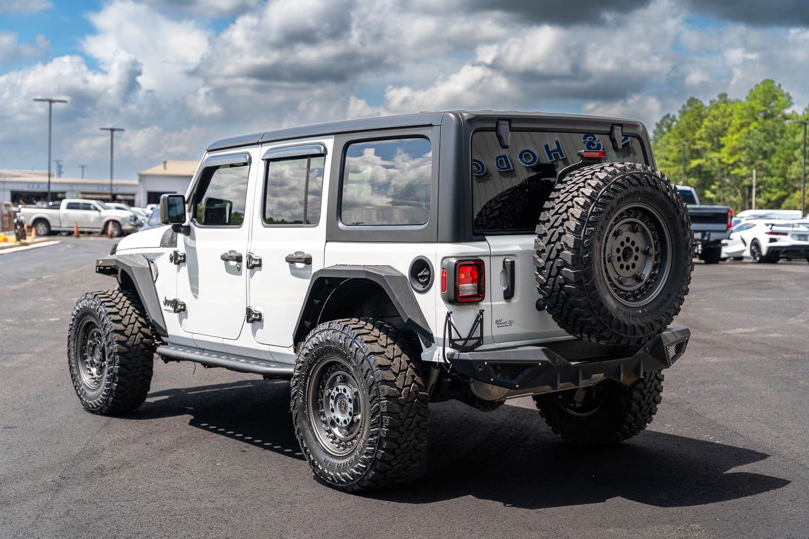 Used 2022 White Jeep Unlimited Sport Altitude image 8