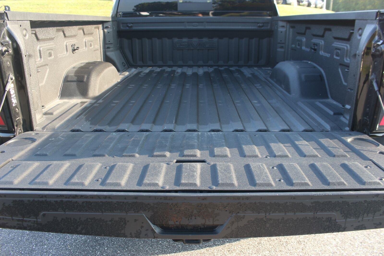Used 2026 Onyx Black GMC AT4X image 12
