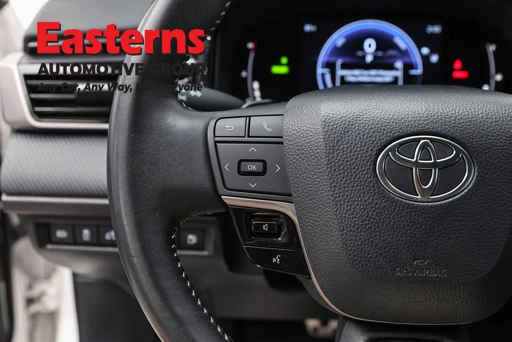 Used 2025 White Toyota SE image 14