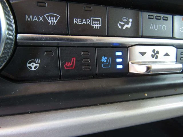 Used 2022 White Metallic Ford XLT image 22