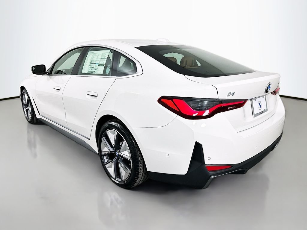 Used 2026 Alpine White BMW xDrive40 image 7