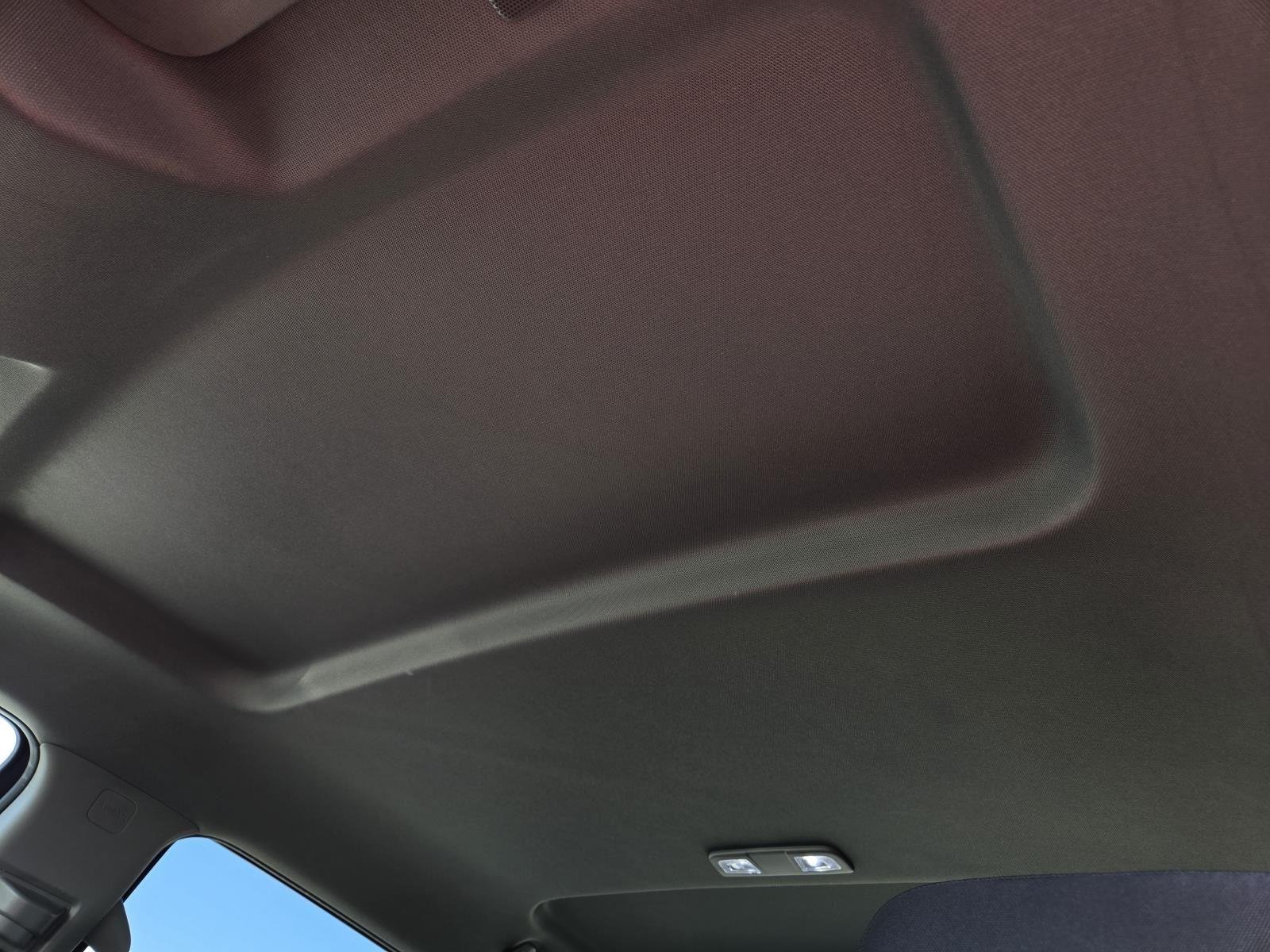 Used 2025 Summit White Chevrolet LT image 39