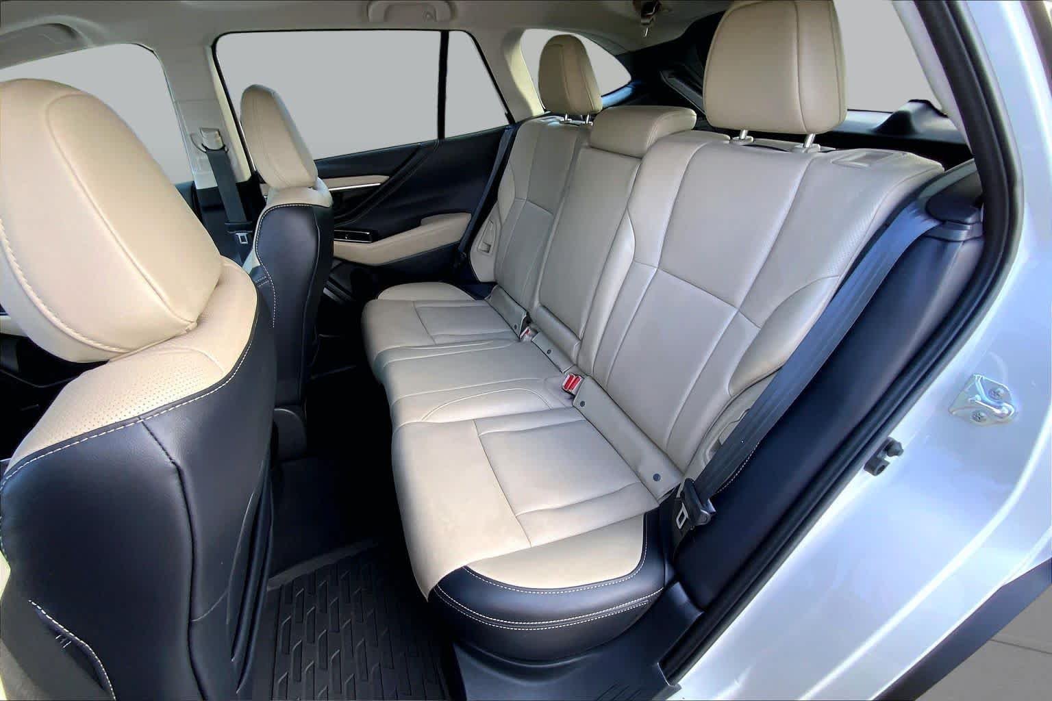 Used 2025 Crystal White Pearl Subaru Limited image 20