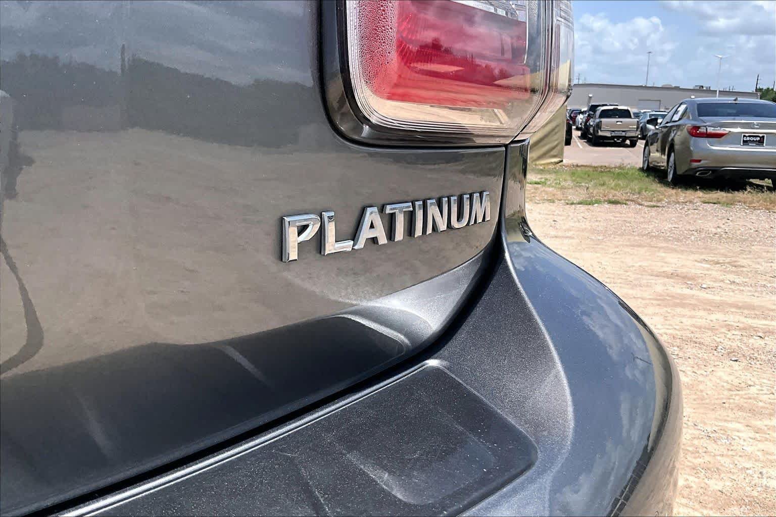 Used 2017 Gun Metallic Nissan Platinum image 9