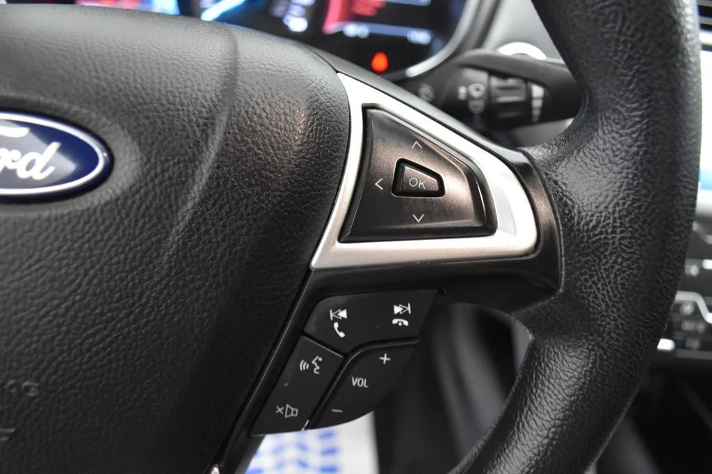 Used 2020 White Ford SE image 10