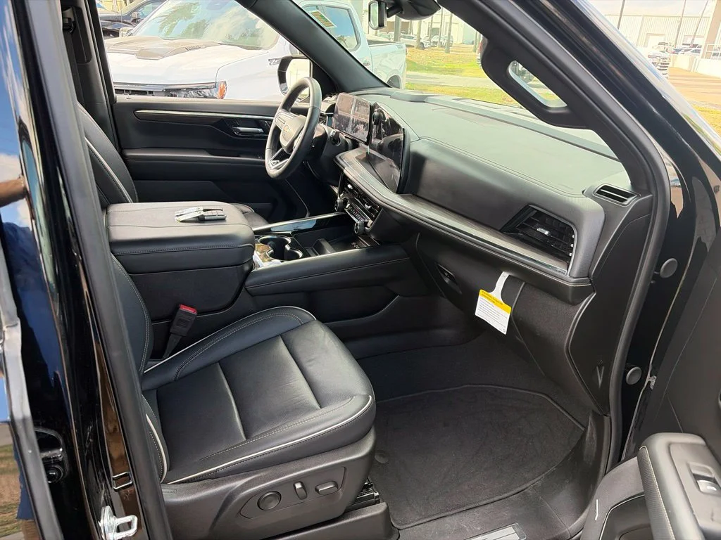 Used 2025 Black Chevrolet Premier image 10