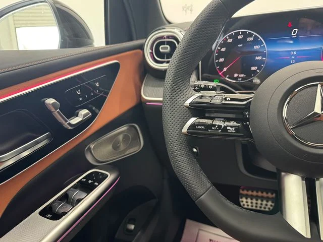 New 2027 Black Mercedes-Benz GLC 300 image 23