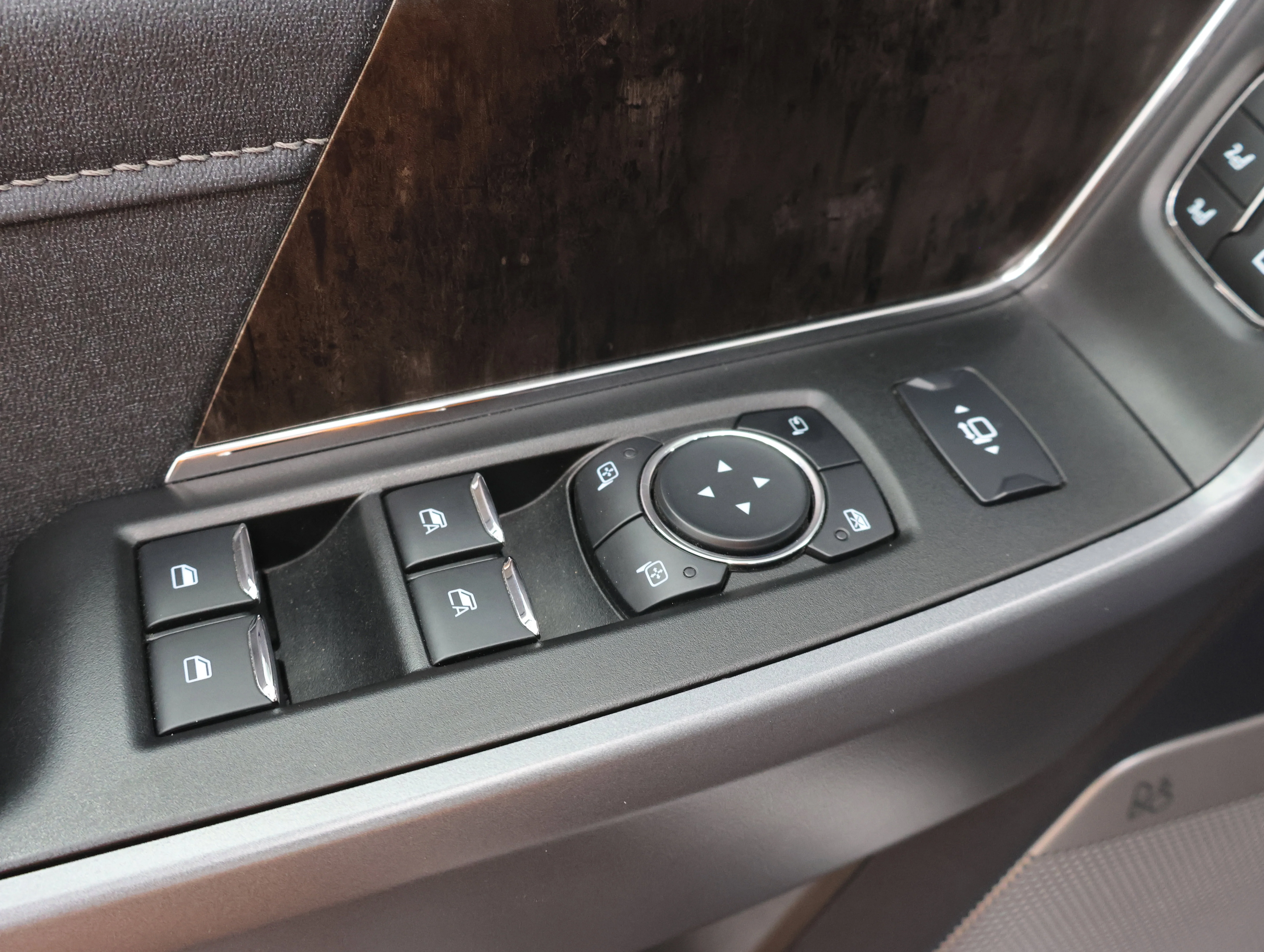 Used 2024 Oxford White Ford Lariat image 46