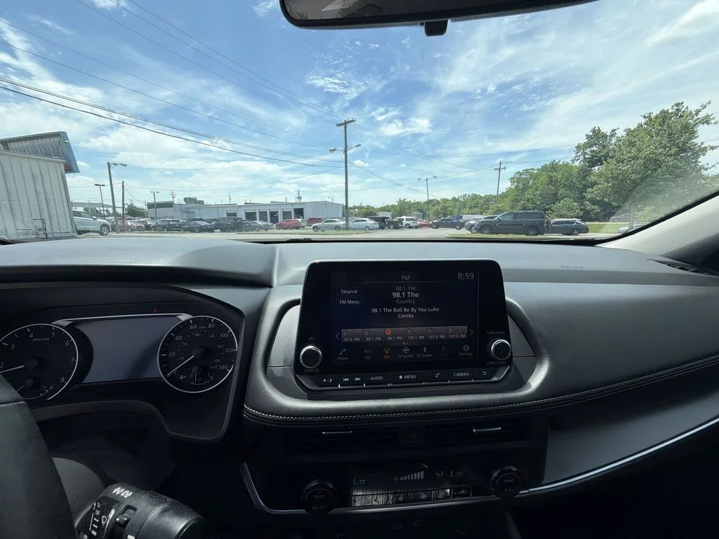 Used 2025 Gray Nissan SV image 16