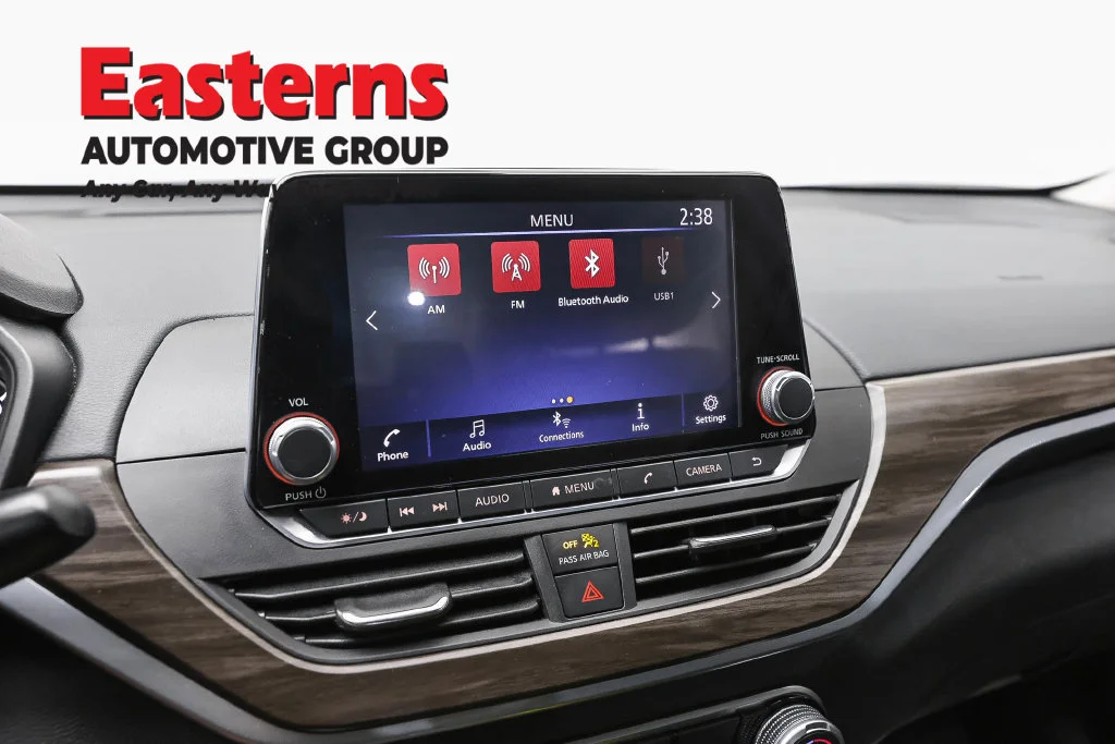 Used 2023 Silver Nissan 2.5 SV image 19