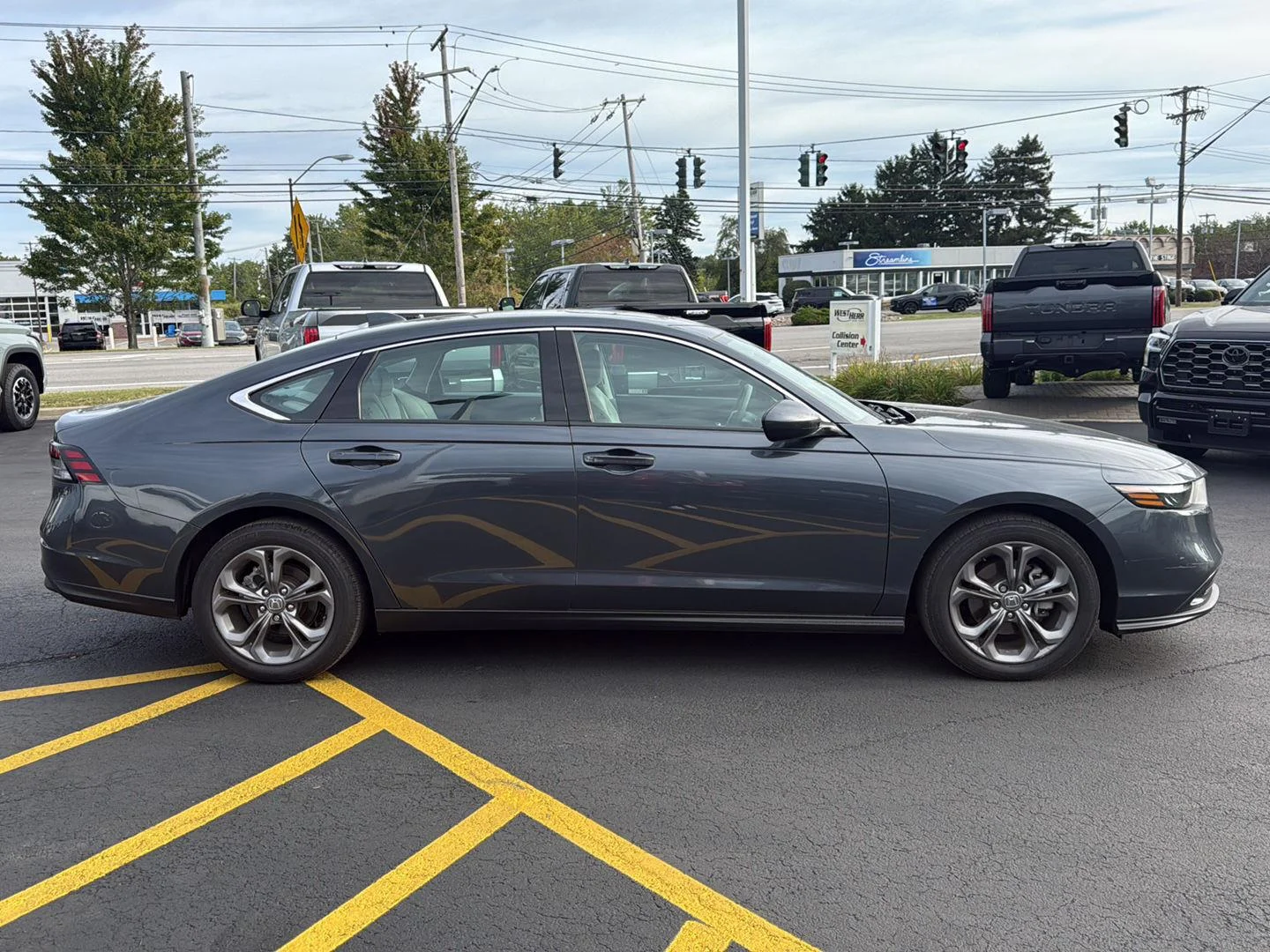 Used 2024 Meteorite Gray Metallic Honda EX image 2