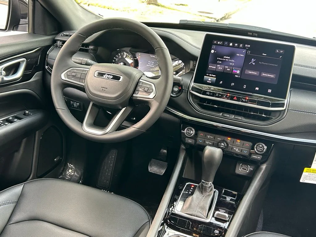 2025 Jeep Compass Limited - Photo 11