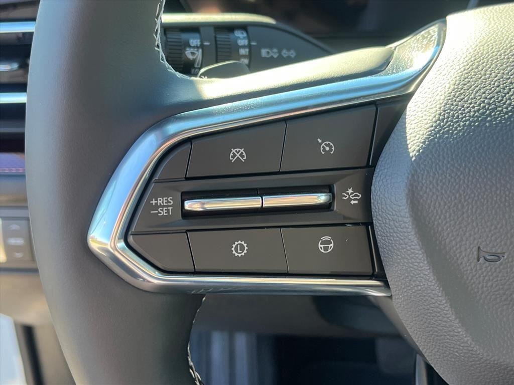 New 2026 Polar White Tricoat Chevrolet Z71 image 21