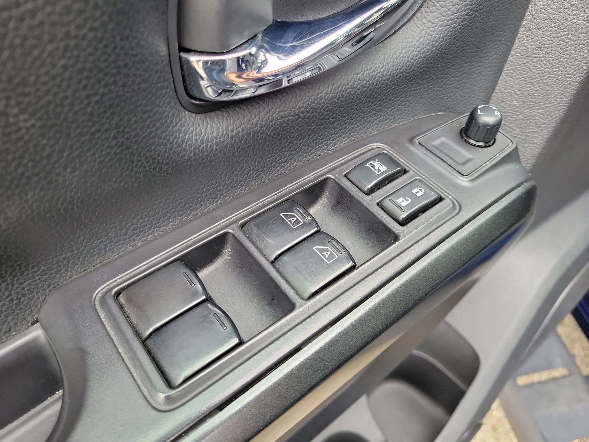 Used 2023 Deep Blue Pearl Nissan PRO-4X image 10