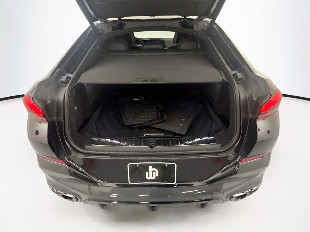 Used 2024 Black BMW M60i image 26