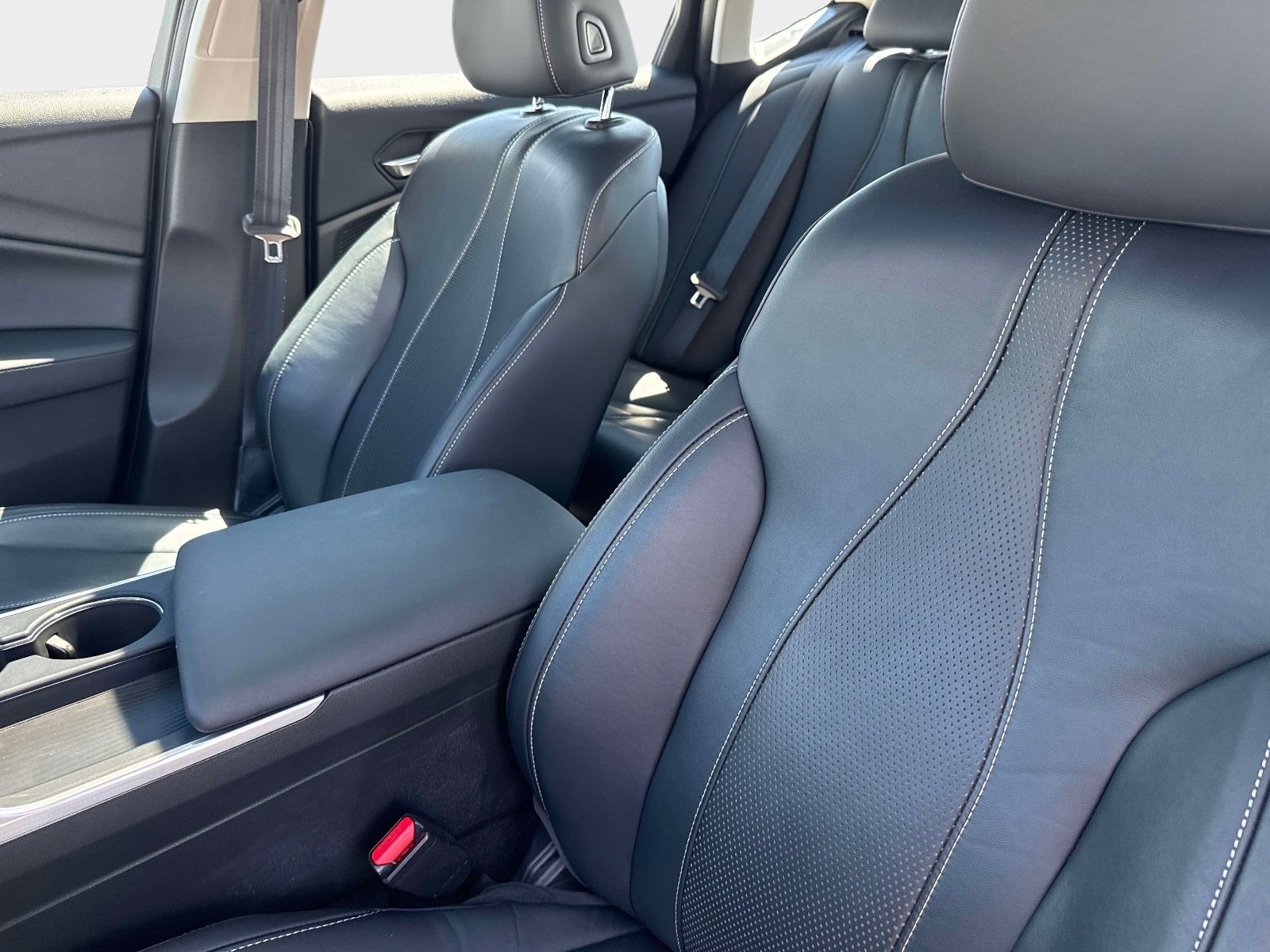 Used 2023 Platinum White Acura w/Technology Package image 20