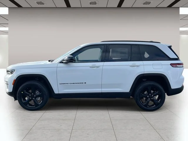 New 2025 Bright White Clear-Coat Exterior Paint Jeep Limited image 7