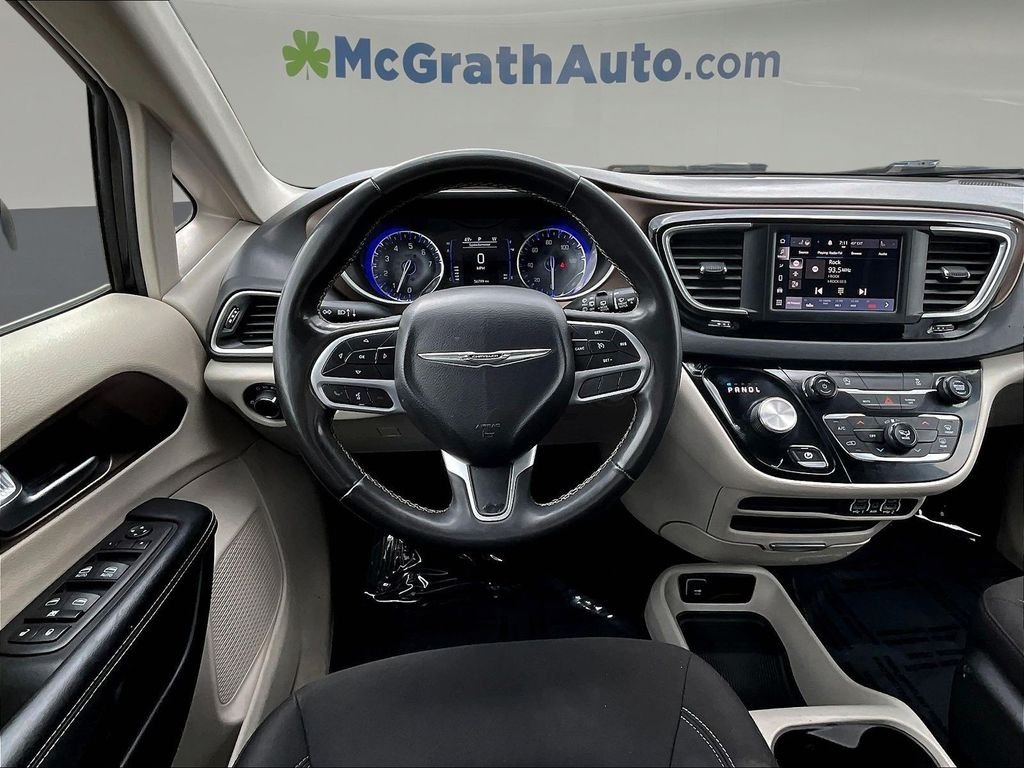 Used 2023 Black Chrysler LX image 11