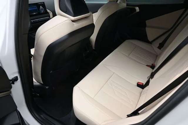 Used 2025 White BMW 30 xDrive image 17
