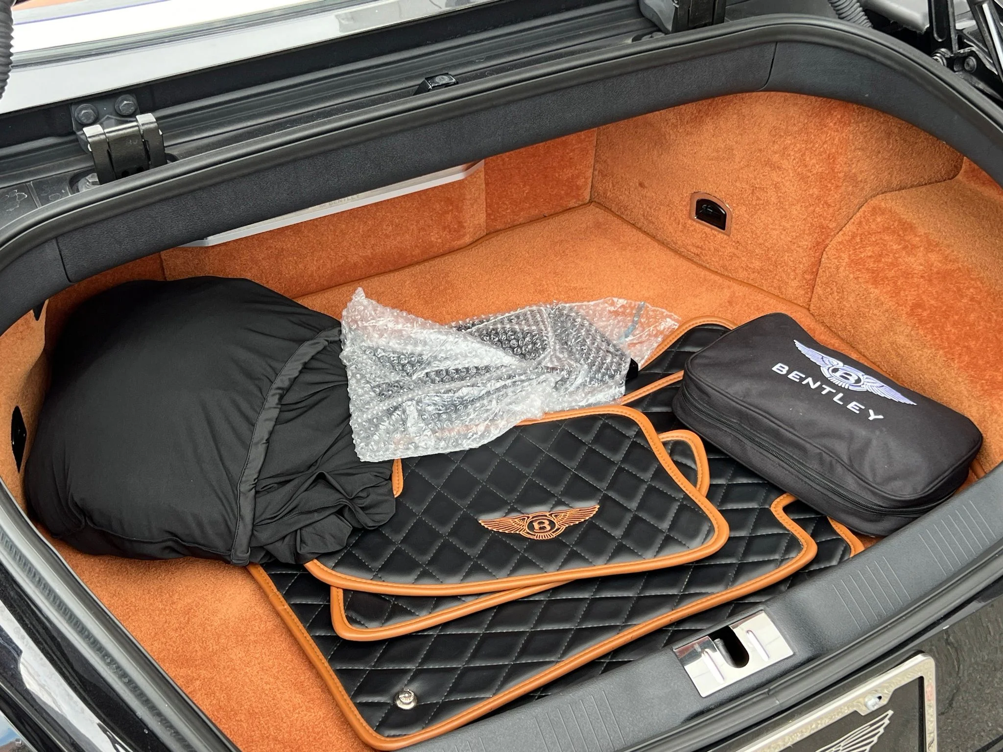 Used 2015  Bentley Speed image 24