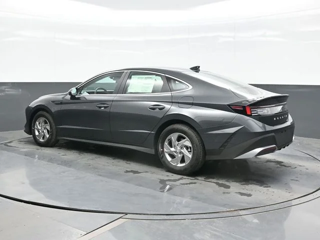 New 2026 Gray Hyundai SE image 3