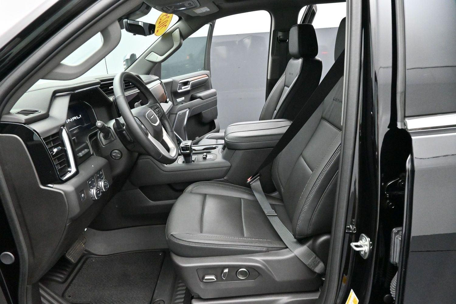 Used 2025 Onyx Black GMC Denali image 13