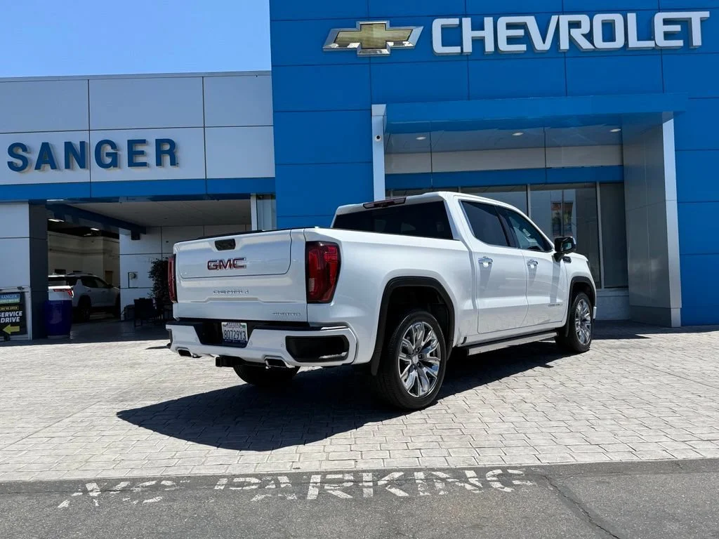 Used 2024 White Frost Tricoat GMC Denali image 8