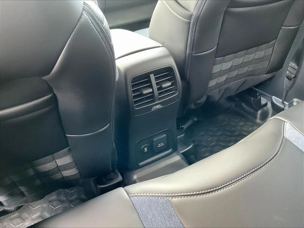 New 2026 Azure Gray Metallic Tri-Coat Ford Outer Banks® image 18