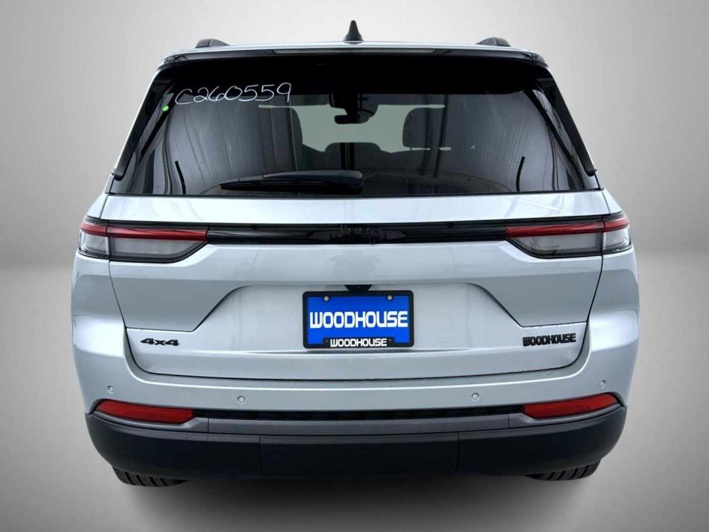 New 2026 Silver Zynith Exterior Paint Jeep Limited image 6