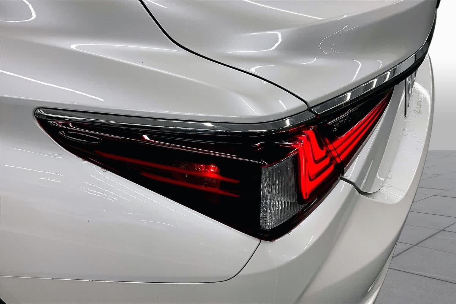 Certified Used 2025 Eminent White Pearl Lexus  image 28