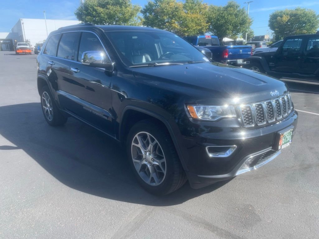 Used 2020 Diamond Black Crystal Pearlcoat Jeep Limited image 4