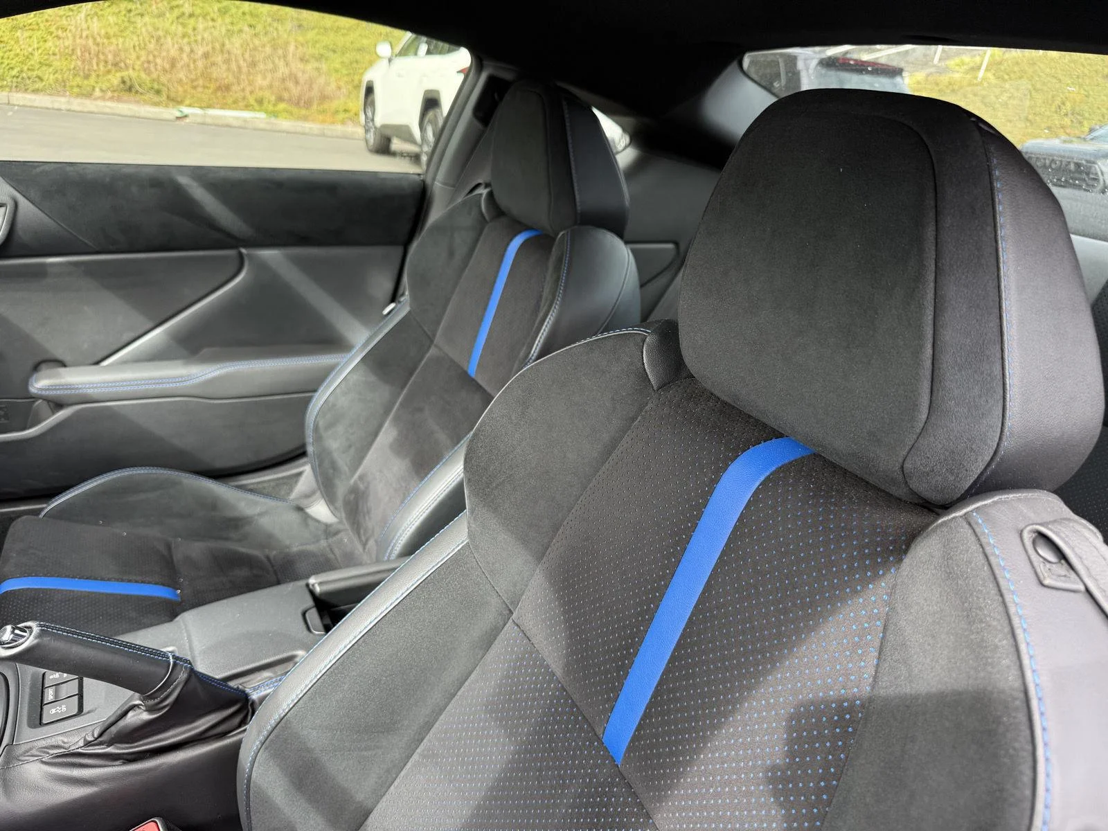 Used 2025 Sapphire Blue Pearl Subaru tS image 12