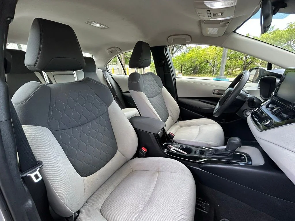 Certified Used 2022 Silver Toyota LE image 29