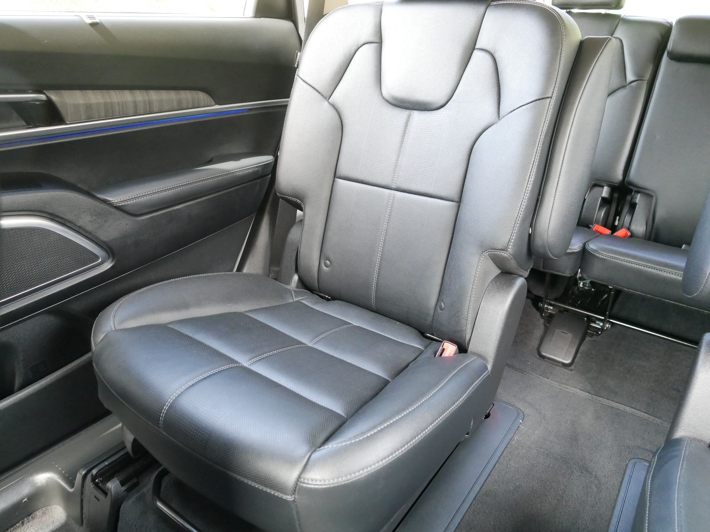Certified Used 2024 Glacial White Pearl Kia SX image 12