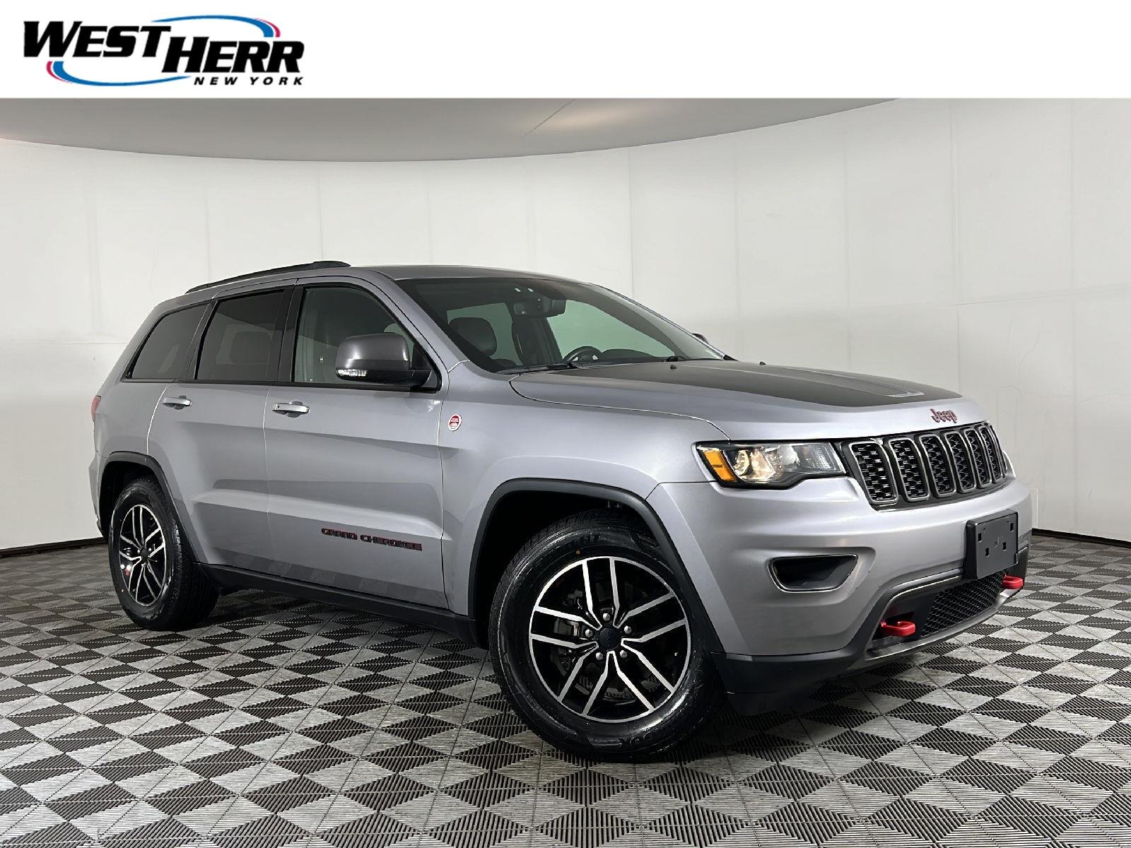 Used 2020 Billet Silver Metallic Clearcoat Jeep Trailhawk image 1