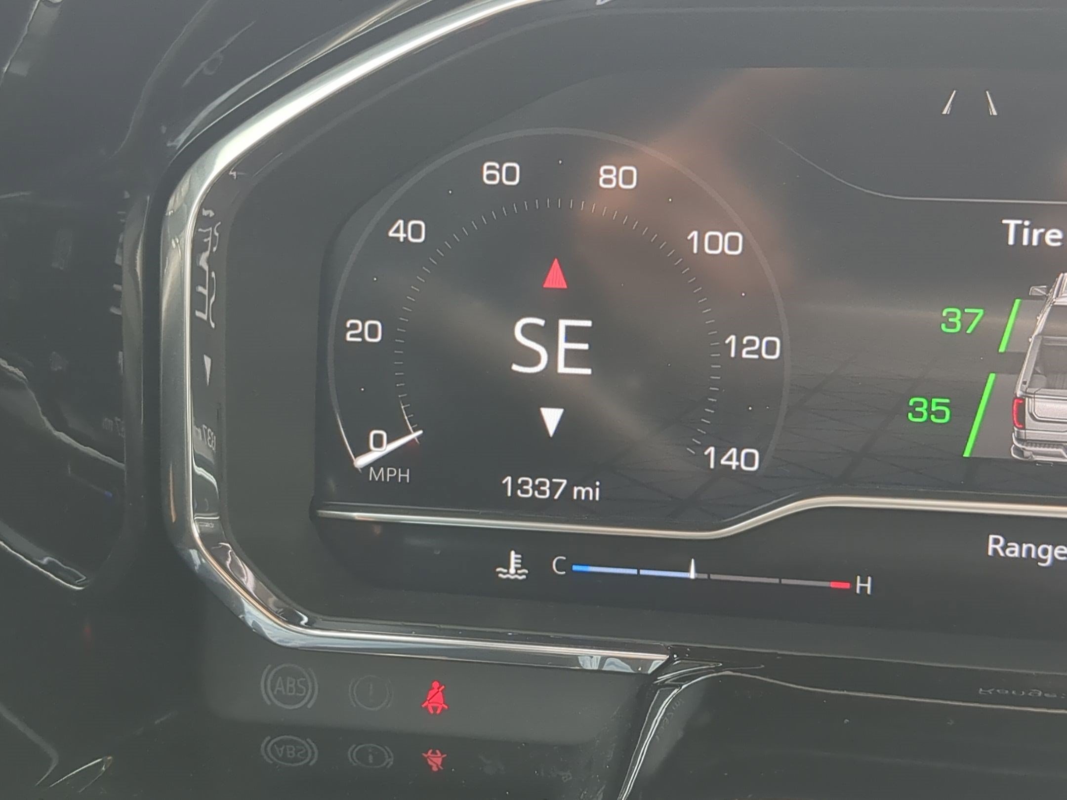 Used 2024 Onyx Black GMC Elevation image 22