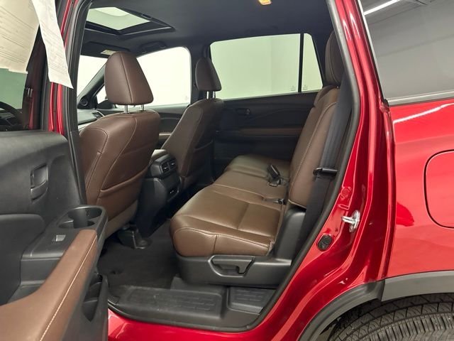 Used 2025 Red Honda EX-L image 18