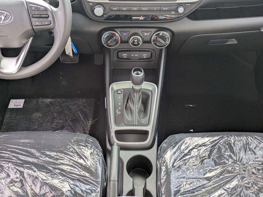 New 2026 White Hyundai SE image 18