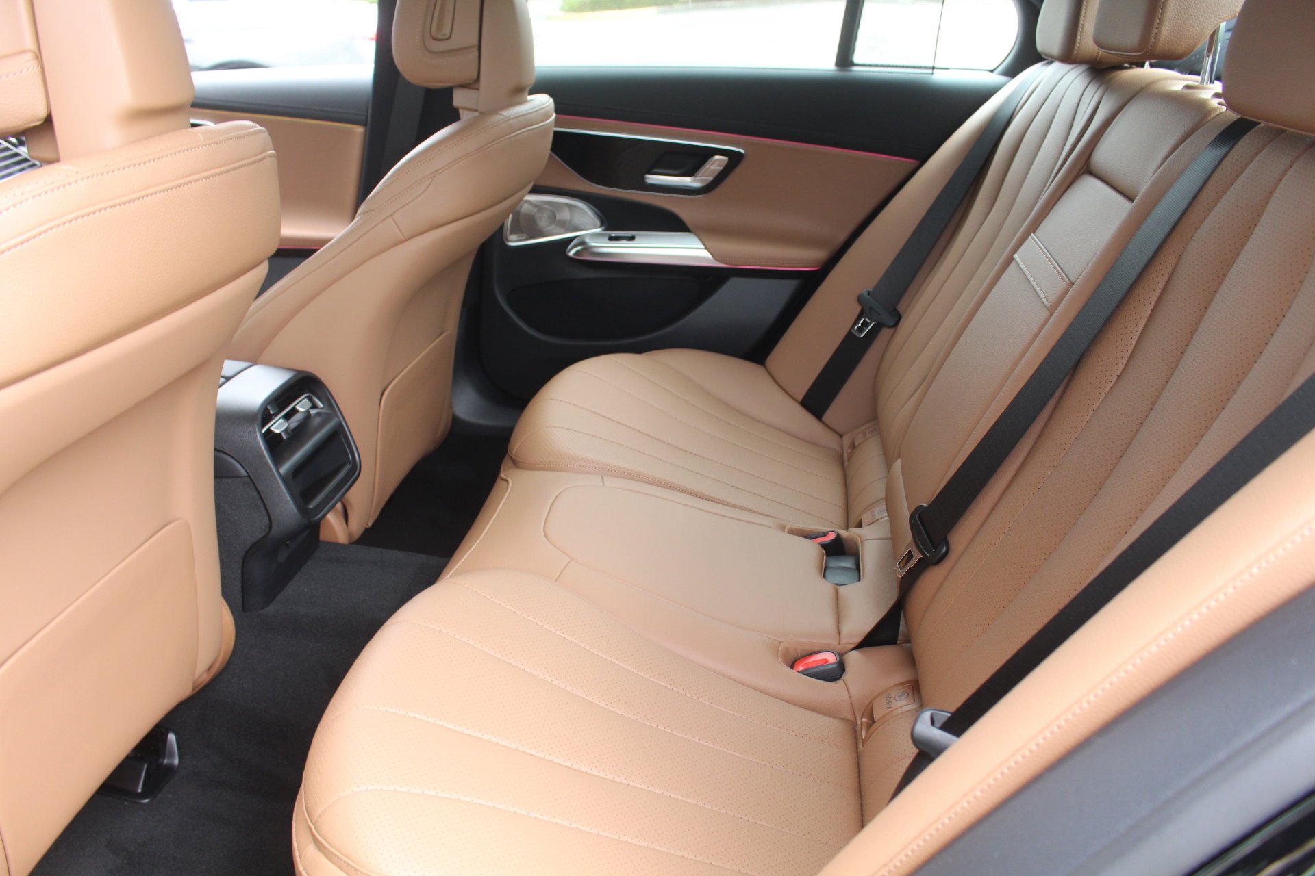 2026 Mercedes-Benz E-Class E350 - Photo 17