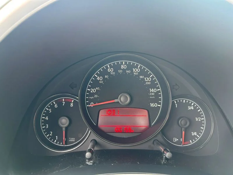 2012 Volkswagen Beetle 2.0 - Photo 38