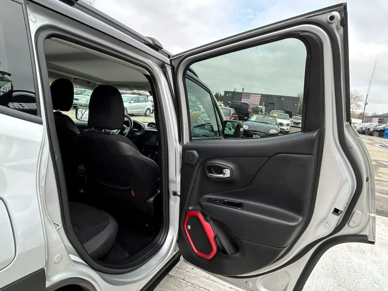 2018 Jeep Renegade Trailhawk - Photo 25