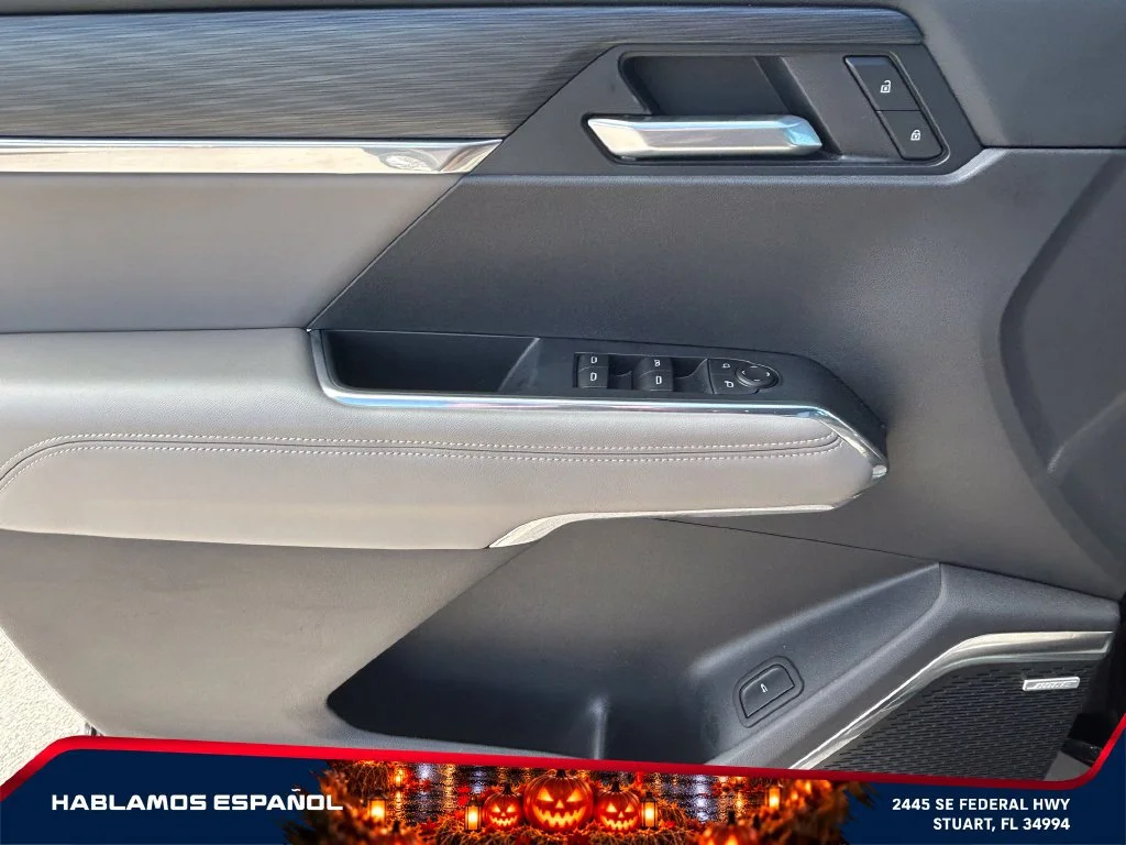Used 2026 Ebony Twilight Metallic GMC Elevation image 23