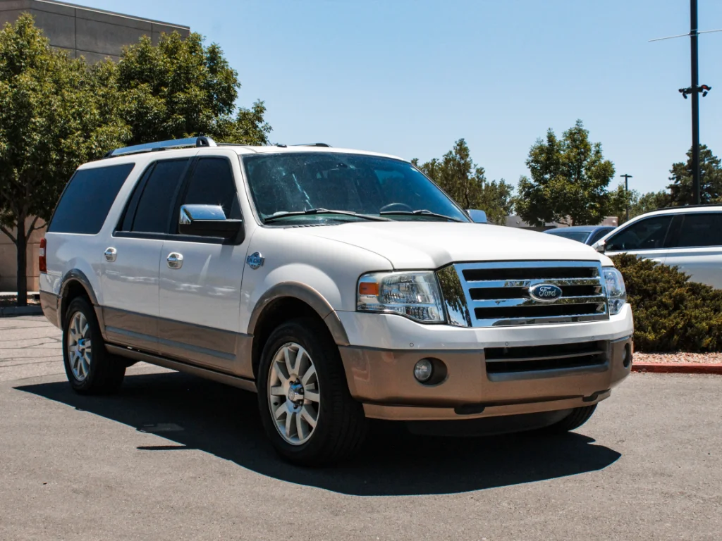 Used 2013 White Platinum Metallic Tri-Coat Ford King Ranch image 3