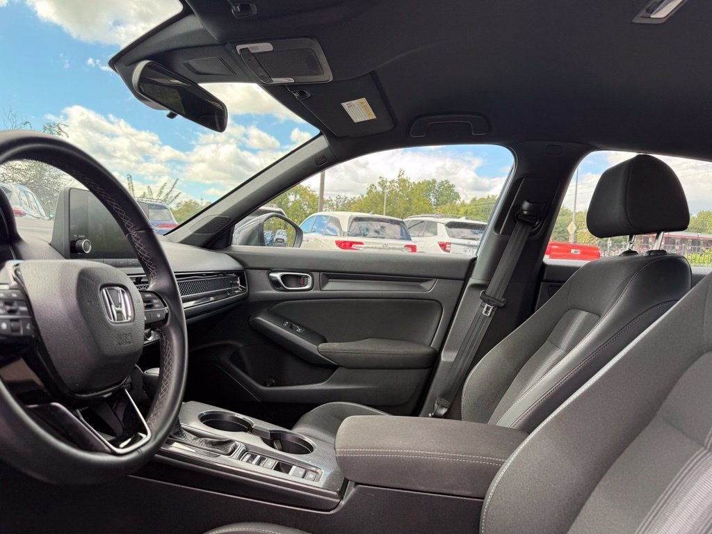 Used 2025  Honda Sport image 9