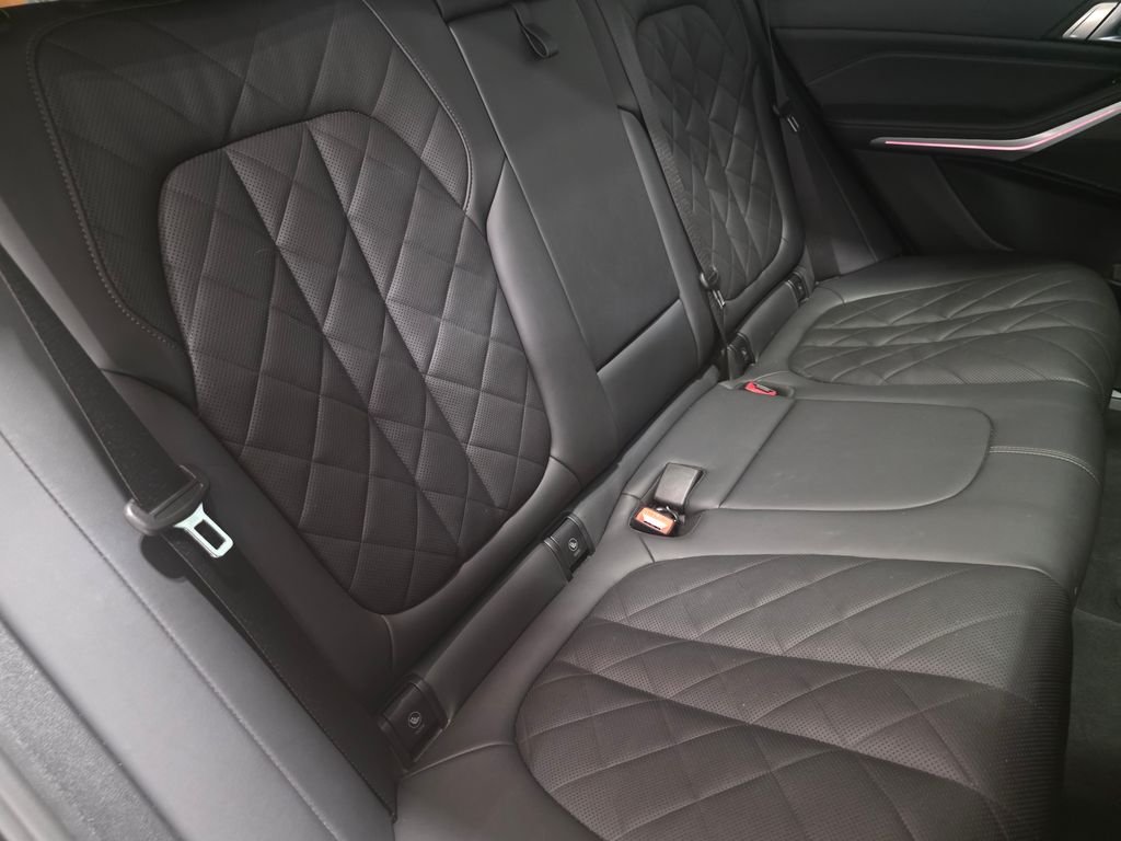 Used 2023 Black BMW xDrive40i image 14