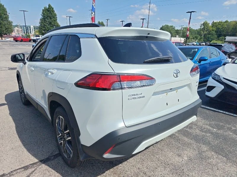 Used 2026 Beige Toyota XLE image 6