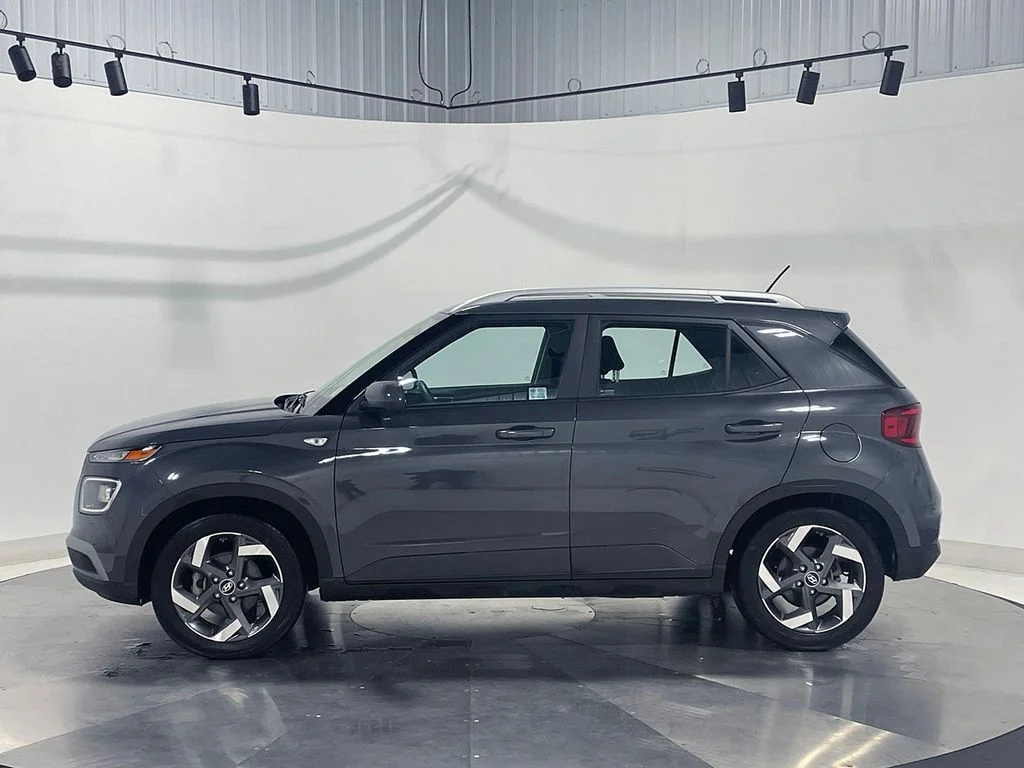 Used 2023 Gray Hyundai SEL image 13